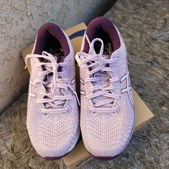 Asics Gel-Cumulus 24 Shoes - Picture 6 of 16